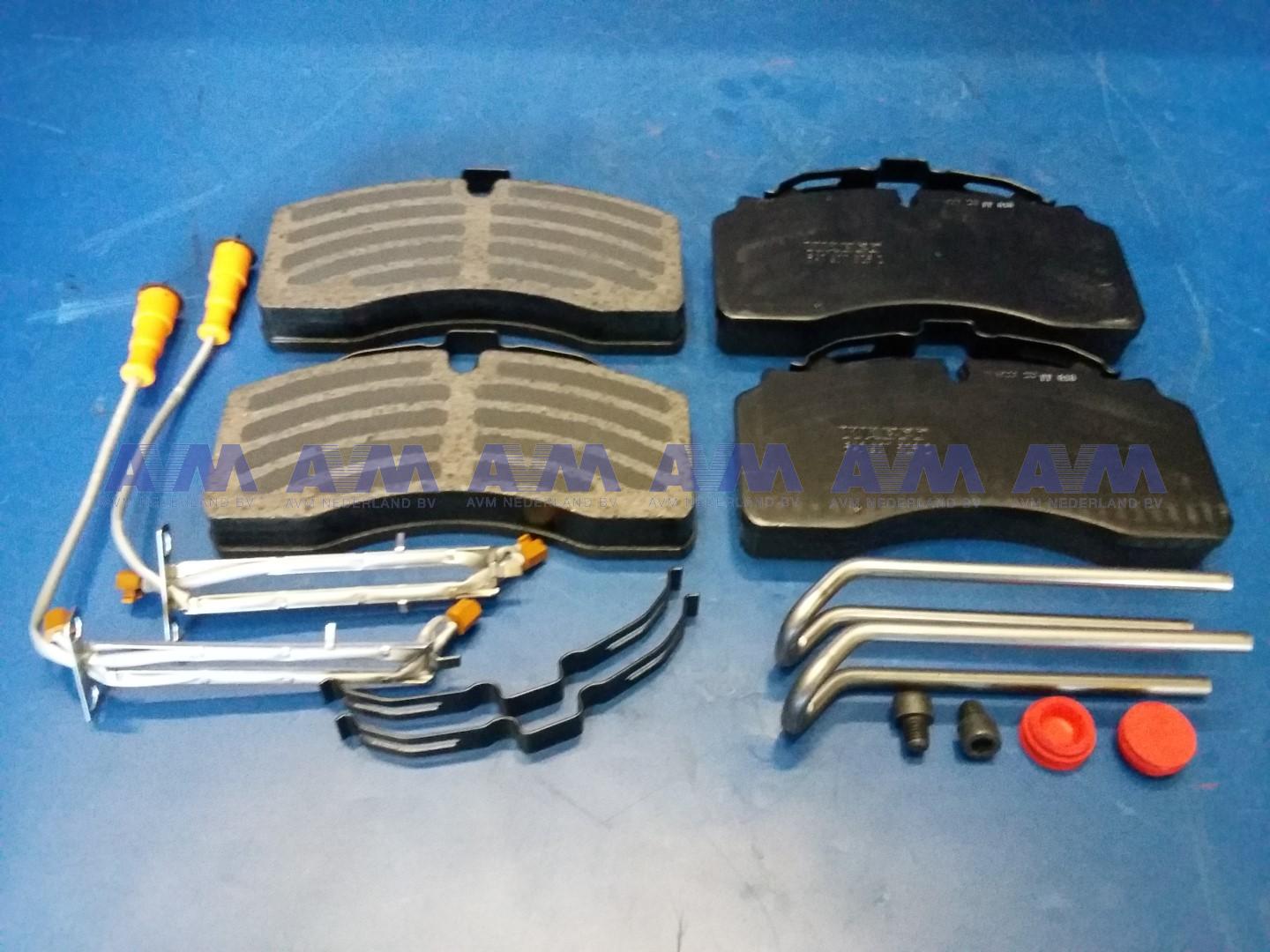 Remblokset (4 stuks) 11658710 Liebherr € 438,00
